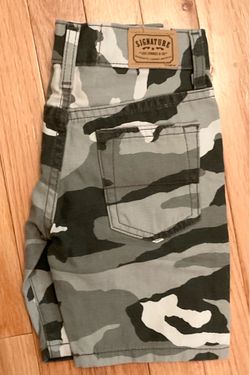 Boys Levi shorts-size 7