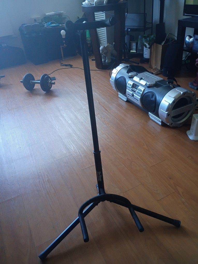 On Stage Guitar Stand.