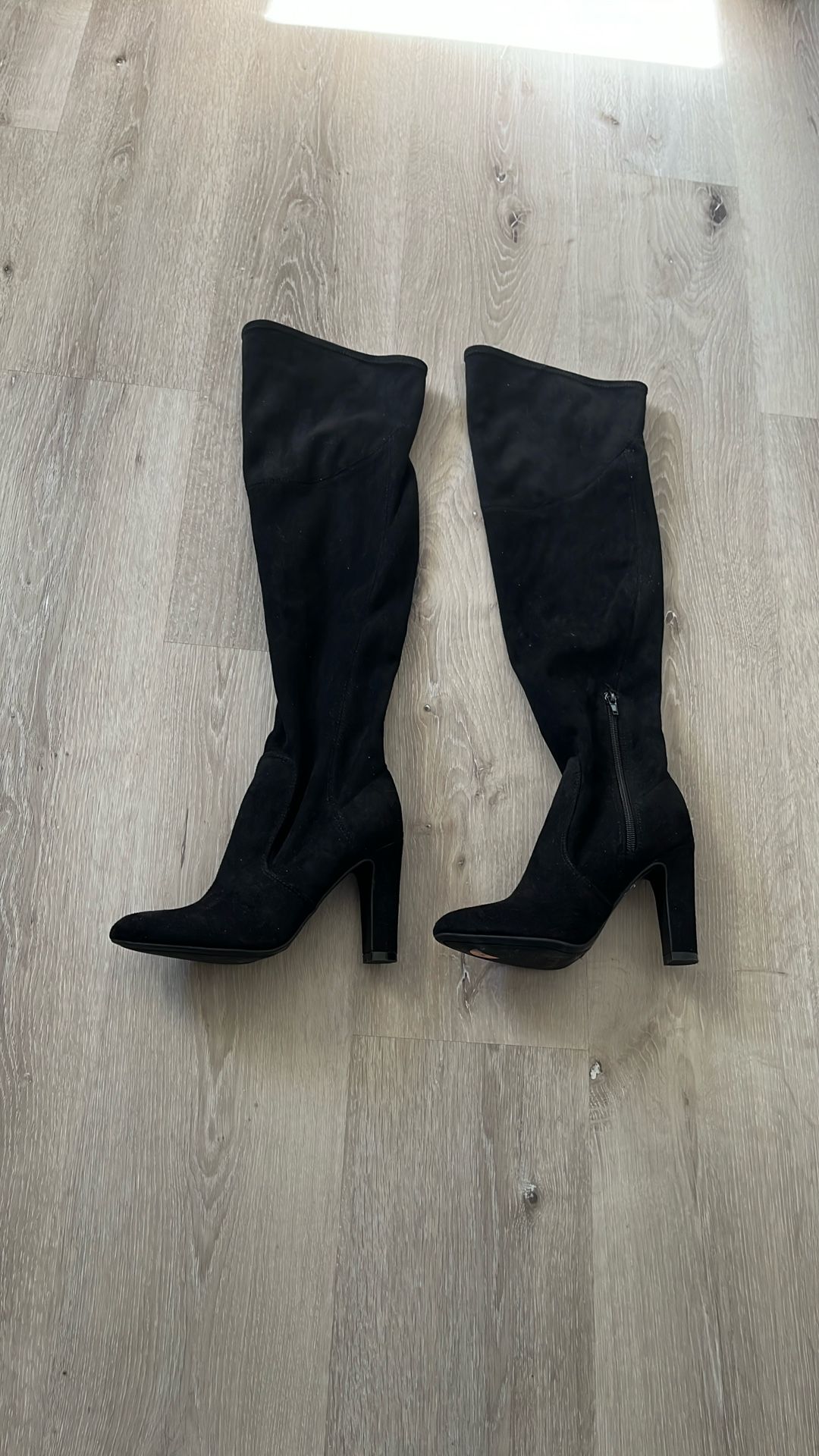 Black Boots Size 6. Worn Once.