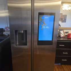 
Samsung  Refrigerator with Family Hub 