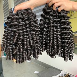 Perfect deep Wavy 32 Inches