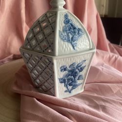 Vintage Hand Painted Trinket Box 