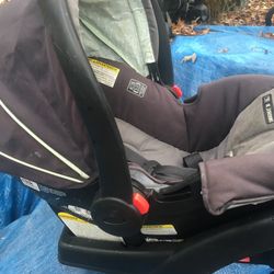 Nice Graco baby car carrier sheet with bass only $45 firm