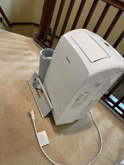 Hisense Portable Air Conditioner with Accessories