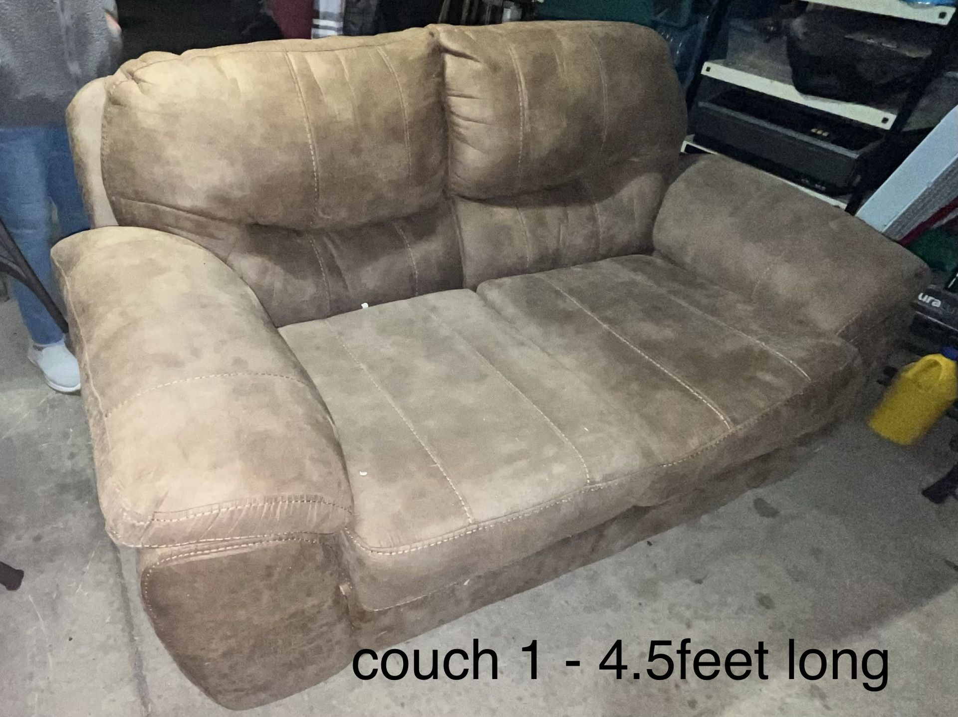 2 Couches $0 FREE