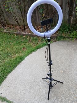 Selfie light for content.