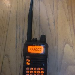 Yaesu VX-6R 