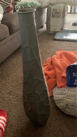 2 grey Vase