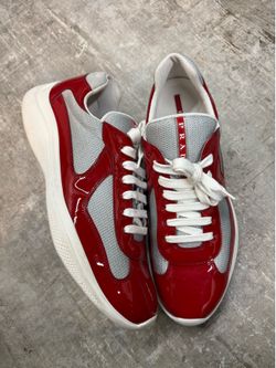 Prada cups size 13US like new