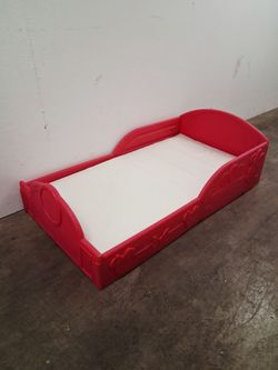 Pink toddler Bed With Mattress Pickup 3-8:30 pm rainbow/charleston cash only read description fcfs