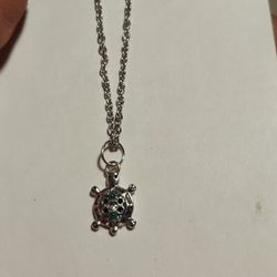 turtle double emerald white sapphire necklace 