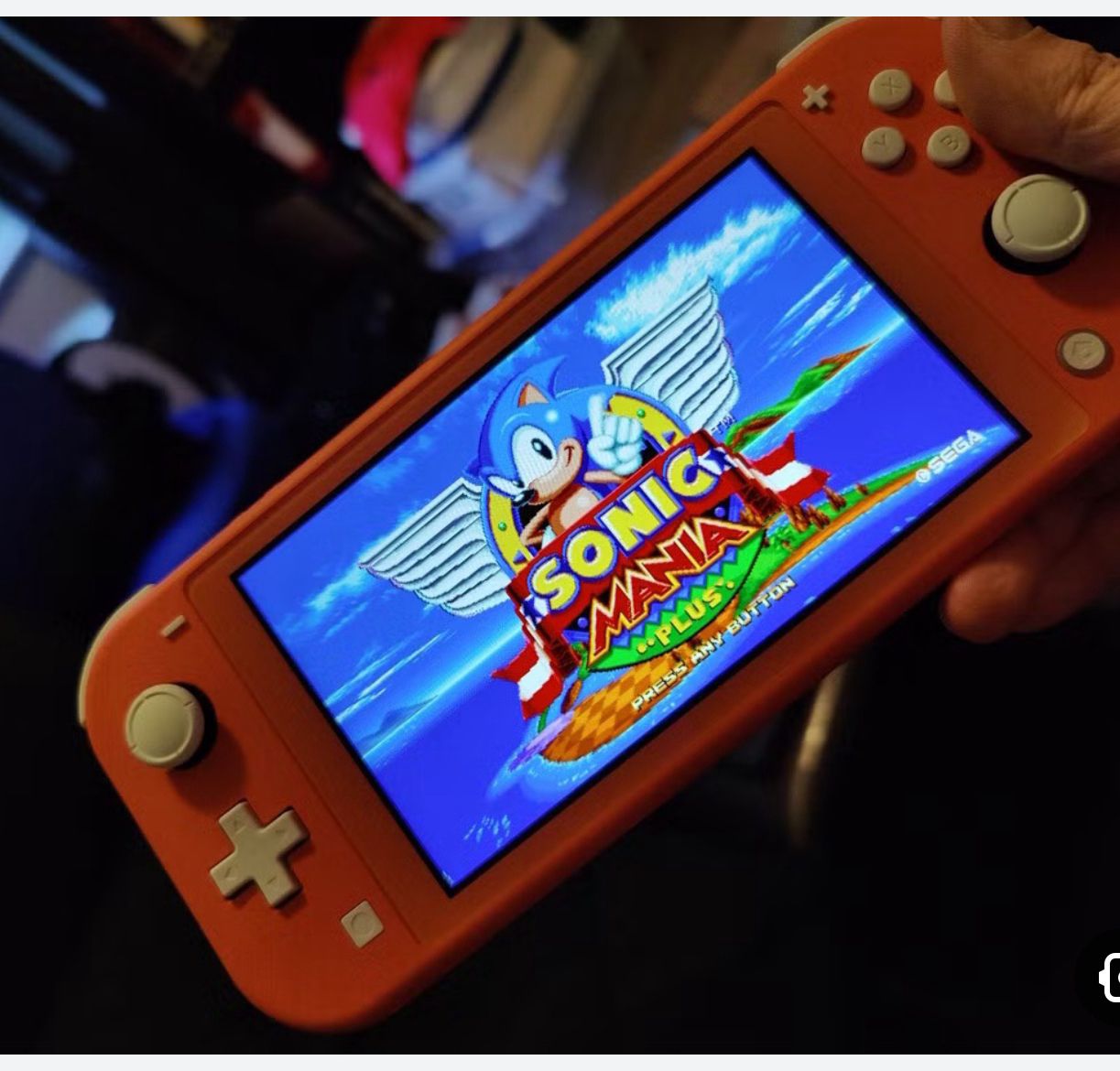 Nintendo Switch lite “Coral”