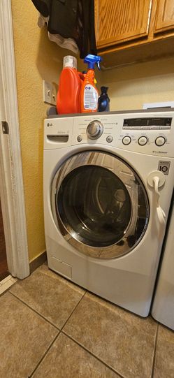 LG Front Load Washer & Dryer Set – Dryer Works / Washer Needs Repair – $300 for Both