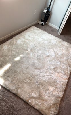 White shag rug