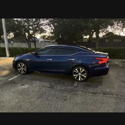 Nissan Maxima 
