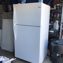 Refrigerator Like New