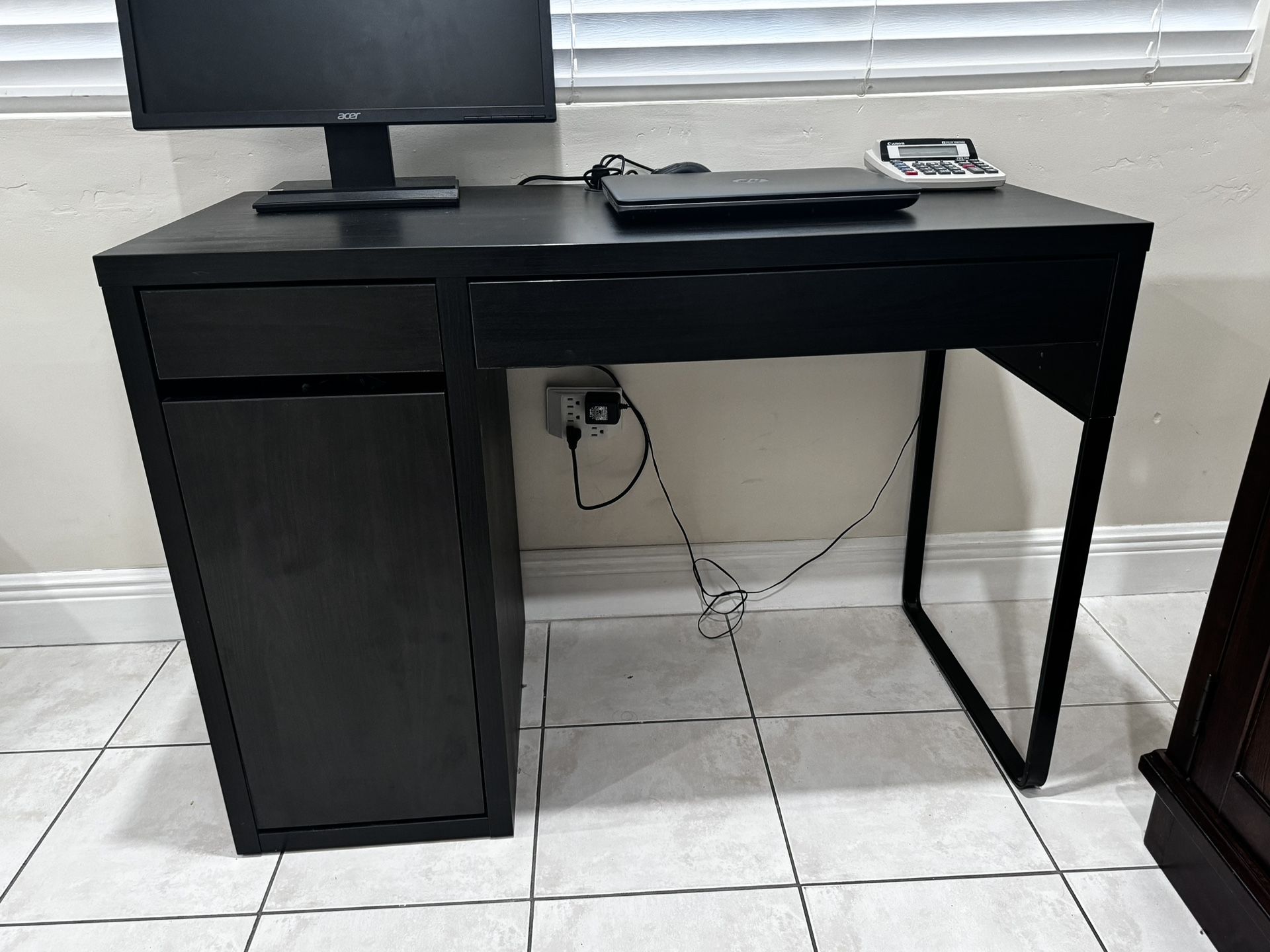 IKEA Micke Desk And Office Chair 