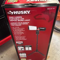 Husky 7000 Lm Portable Led Tripod Work Light