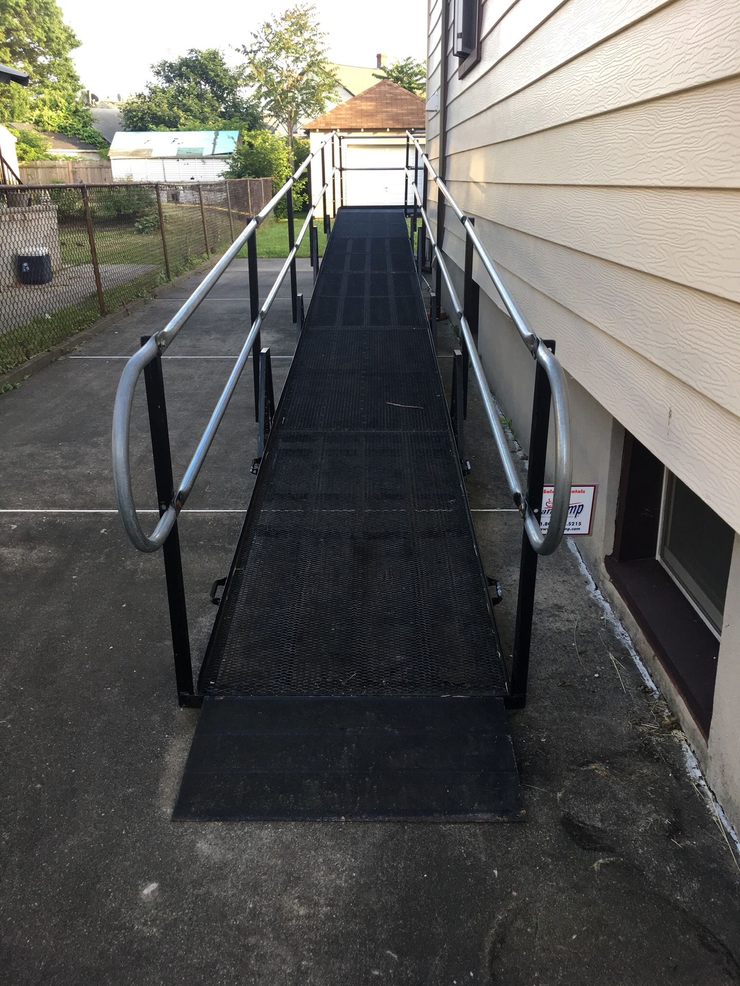 Handicap ramp manufacturer Amramp