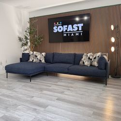 Sectional Couch with Right Chaise – Blue Fabric