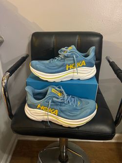 Hoka Clifton 10/ Size 10 2E Men’s $100