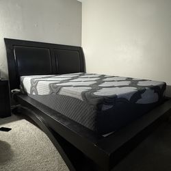 Black wooden Queen bed + Summit Elite Plush hybrid mattress
