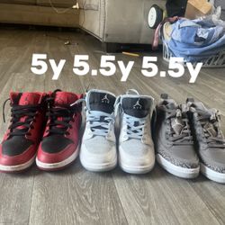 Jordan 1s Barley Worn Except The Blue Ones All Are Real 