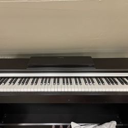 Yamaha  ARIUS Digital Piano YDP-142R