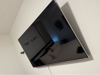 LG 55” Ultra HD 4K Smart TV + Full Motion Wall Mount – Excellent Condition