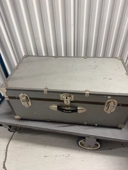 Seward Explorer 30 In. Trunk with Wheels & Lock, Gray Local Pick Up