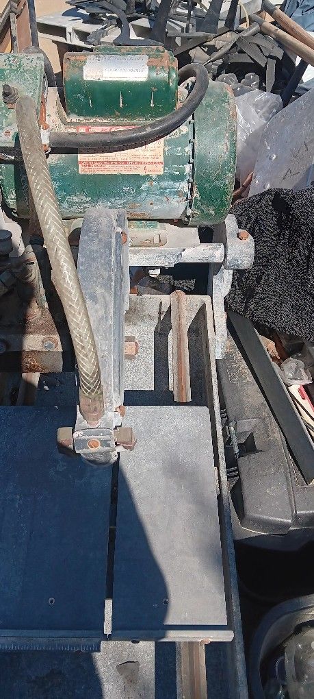 Dayton Wet Tile Saw
