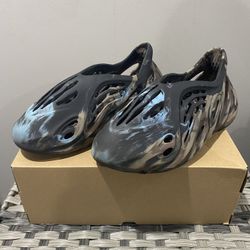 Adidas Yeezy Foam RNR