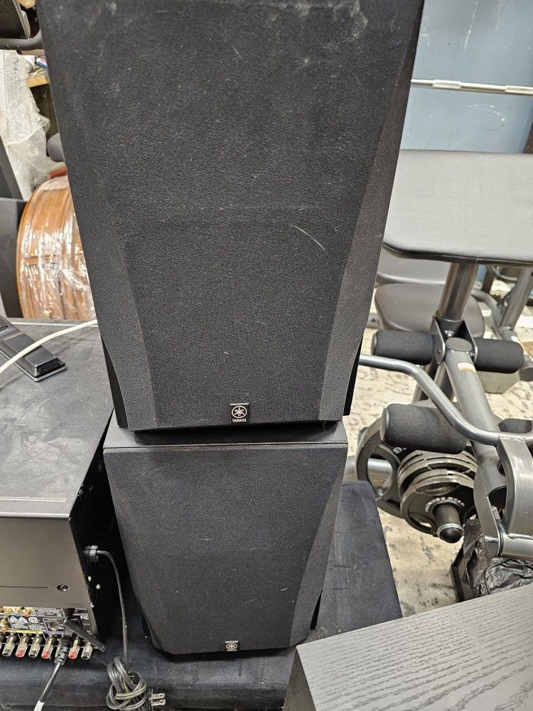 Pair Of Yamaha Bookshelf Speakers