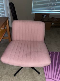 Pink desk chair