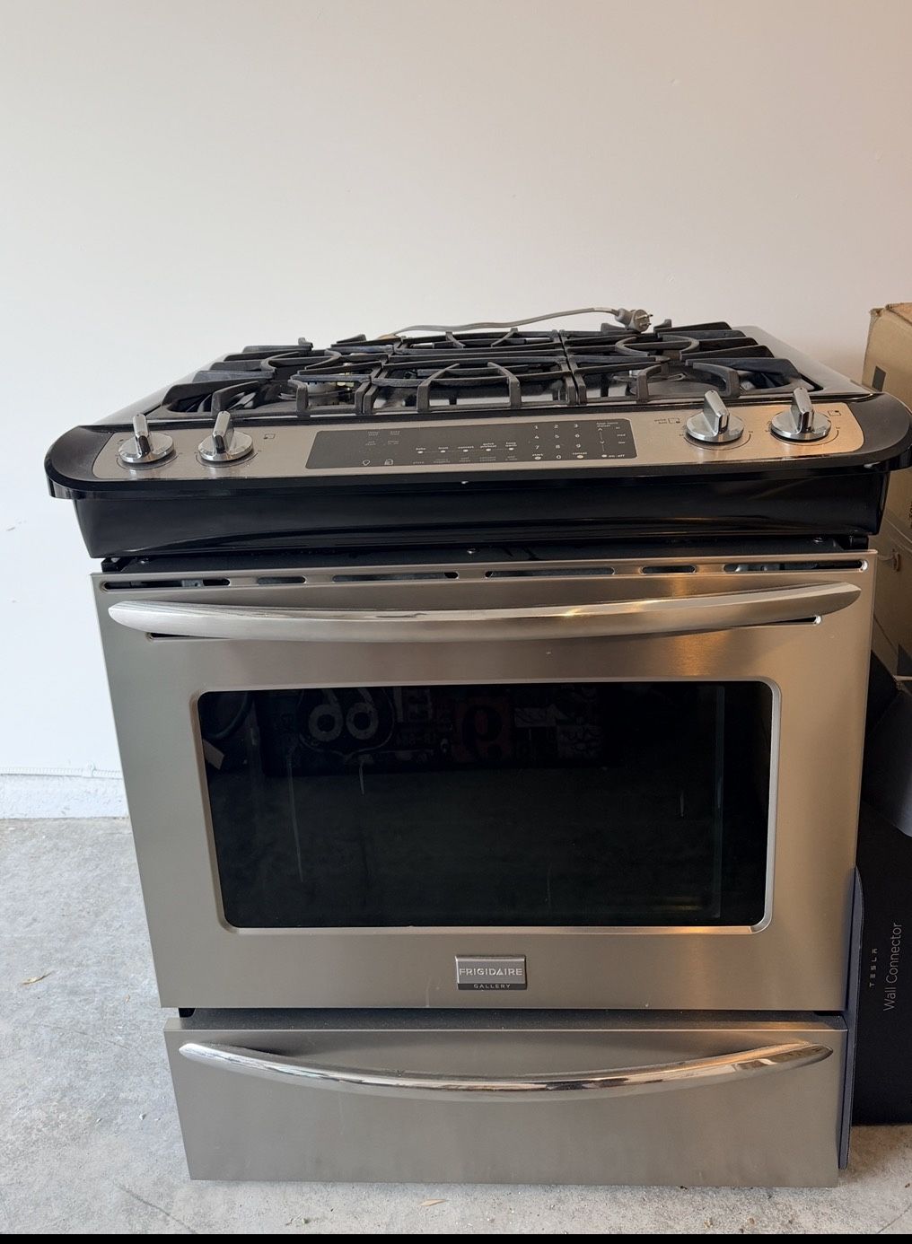 Frigidaire Gallery 30-inch Slide-In Range