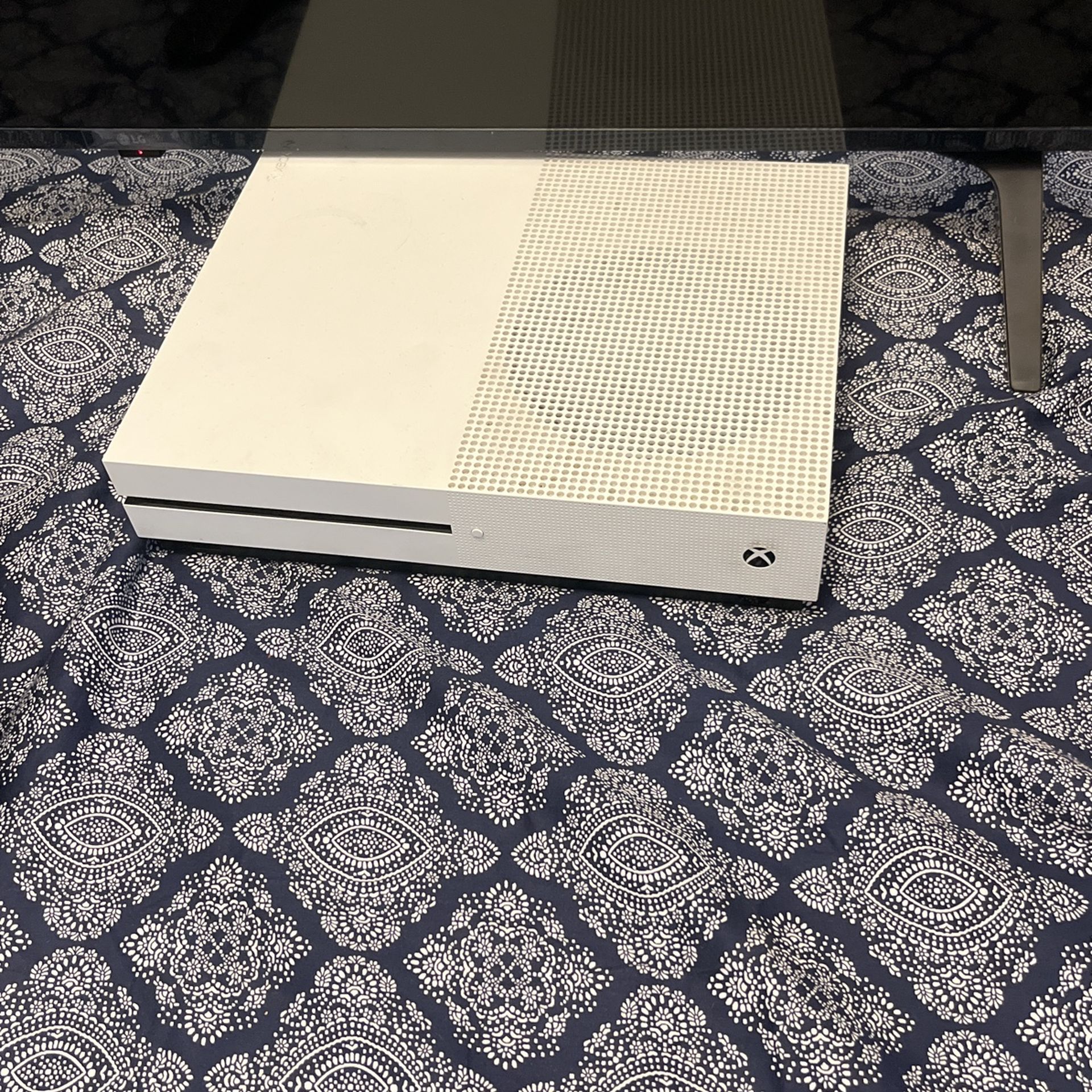 Xbox One S