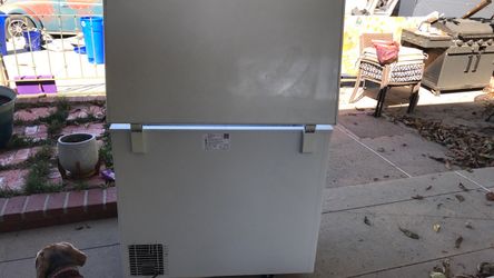Chest freezer