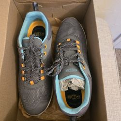 New Keen shoes for ladies size 8.5