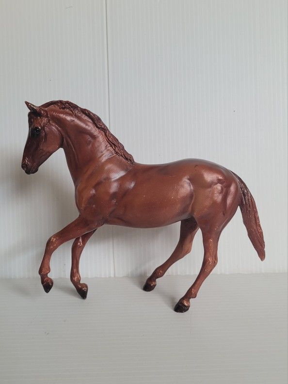 Breyer Classic #750266 Sonador with Lead Line Shinny Chestnut.