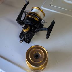 Penn fishing reel, 750 plus extra spool