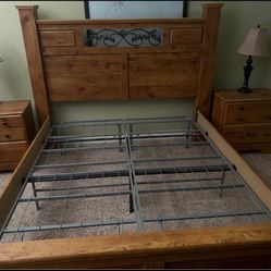 Real Wood!!    7 Pieces Bedroom Furniture.