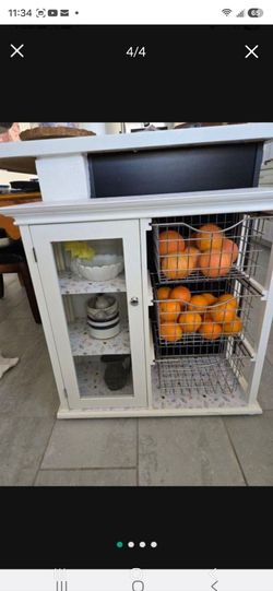Kitchen or bathroom cabinet