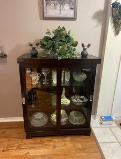 Curio Cabinet 45x38