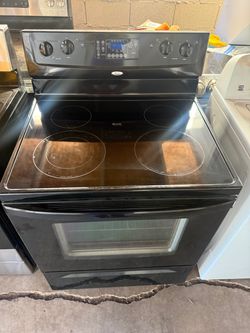 Whirlpool Stove / Electric Oven Range / Estufa Electric $200-250