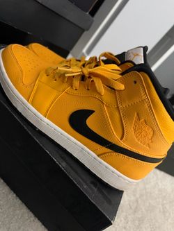 Air Jordan 1 Low Yellow Black Sneakers