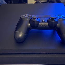 Ps4 slim 1TB