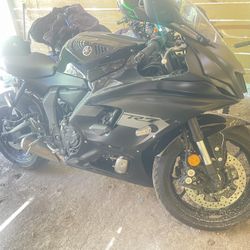 2025 Yamaha R7