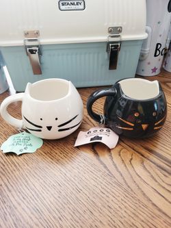 PAIR OF BLACK & WHITE CAT MUGS **BRAND NEW $3 FOR BOTH**