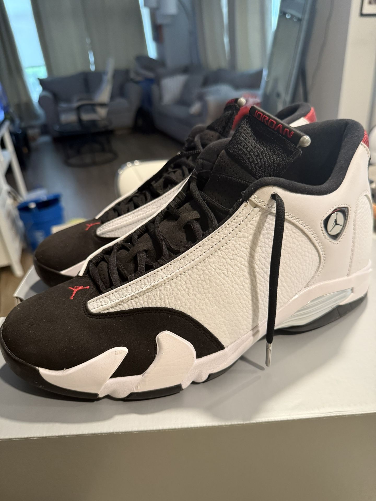 Jordan 14 “black toe” Size 12