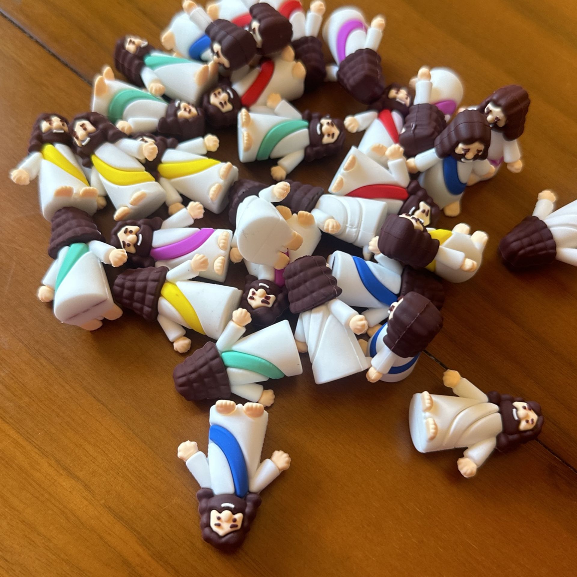 Mini Jesus Figures, Set of 30pcs Action Figures Little Jesus Figures, Tiny Jesus Figures to Hide and Seek Religious Gifts for Easter Egg Stuffers